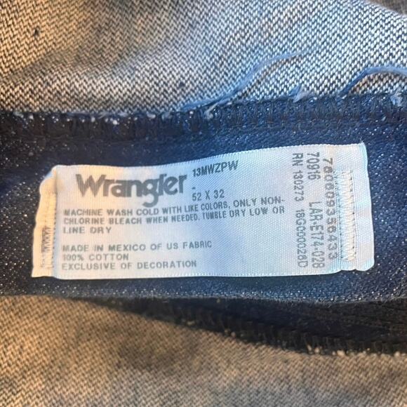 Wrangler Denim Blue Jeans 52x32 Western Cowboy Barn Farm Aztec Rodeo Workwear - Picture 2 of 9